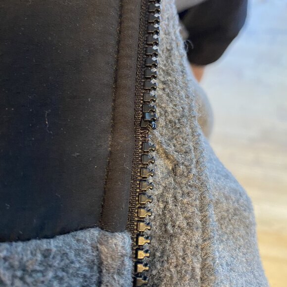 Grey Black North Face Lightweight jacket - Picture 3 of 3